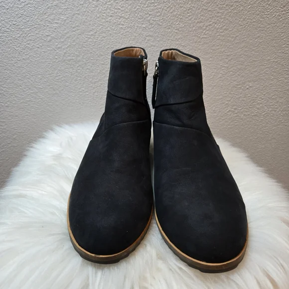 Linea Paolo Womens Wedge Black Ankle Bootie - Picture 4 of 10